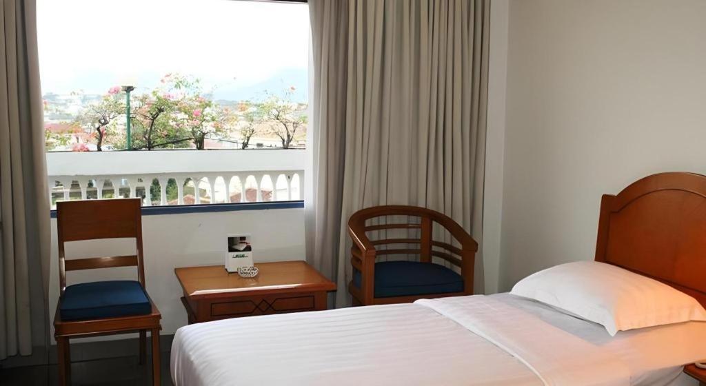 Hotel Marcopolo Bandar Lampung Exterior photo