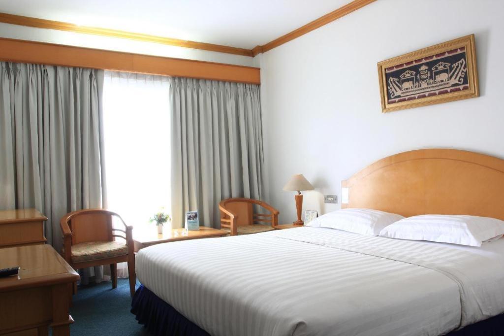 Hotel Marcopolo Bandar Lampung Exterior photo