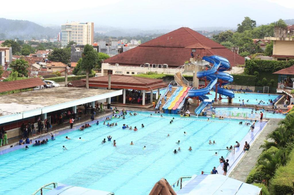 Hotel Marcopolo Bandar Lampung Exterior photo