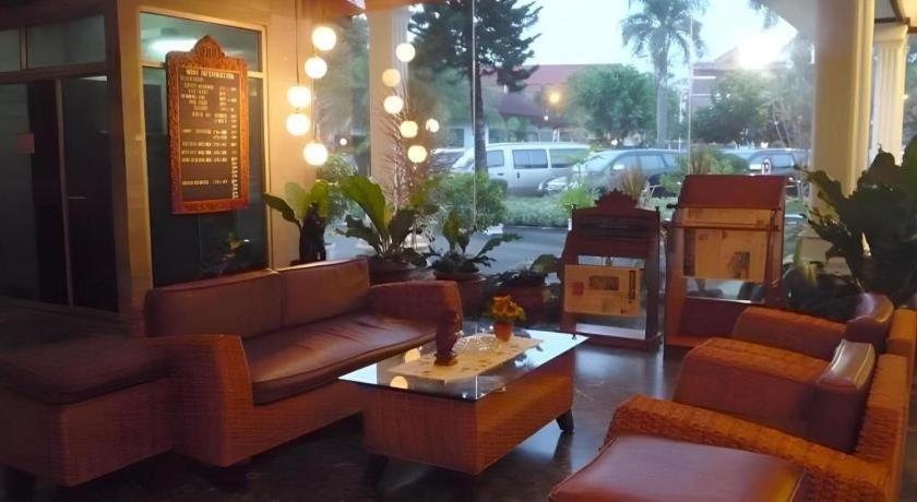 Hotel Marcopolo Bandar Lampung Exterior photo